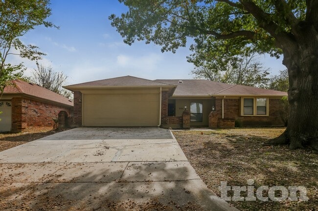 property at 934 Robinwood Dr