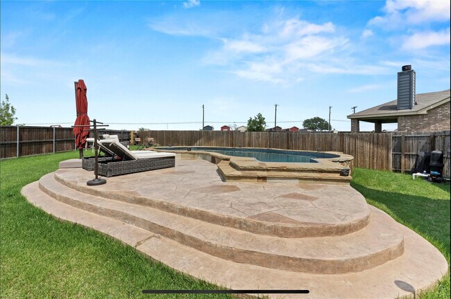 8937 Tenderfoot Ln in Aubrey, TX - Building Photo - Building Photo