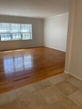 166 Lake Shore Rd, Unit 1L in Boston, MA - Building Photo - Building Photo