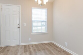 1008 Tom Hailey Blvd in La Vergne, TN - Building Photo - Building Photo