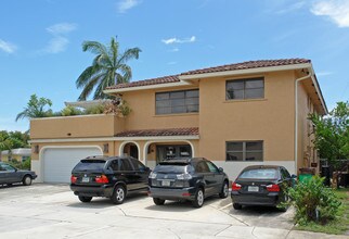 900 E Hillsboro Blvd in Deerfield Beach, FL - Building Photo - Building Photo