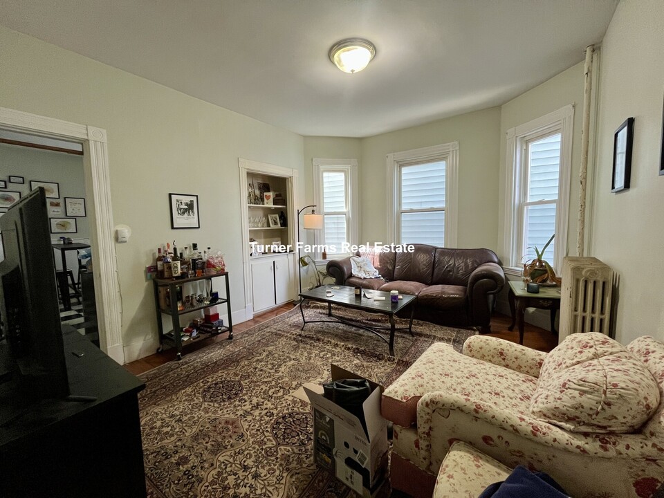 376 Washington St, Unit 1 in Somerville, MA - Foto de edificio