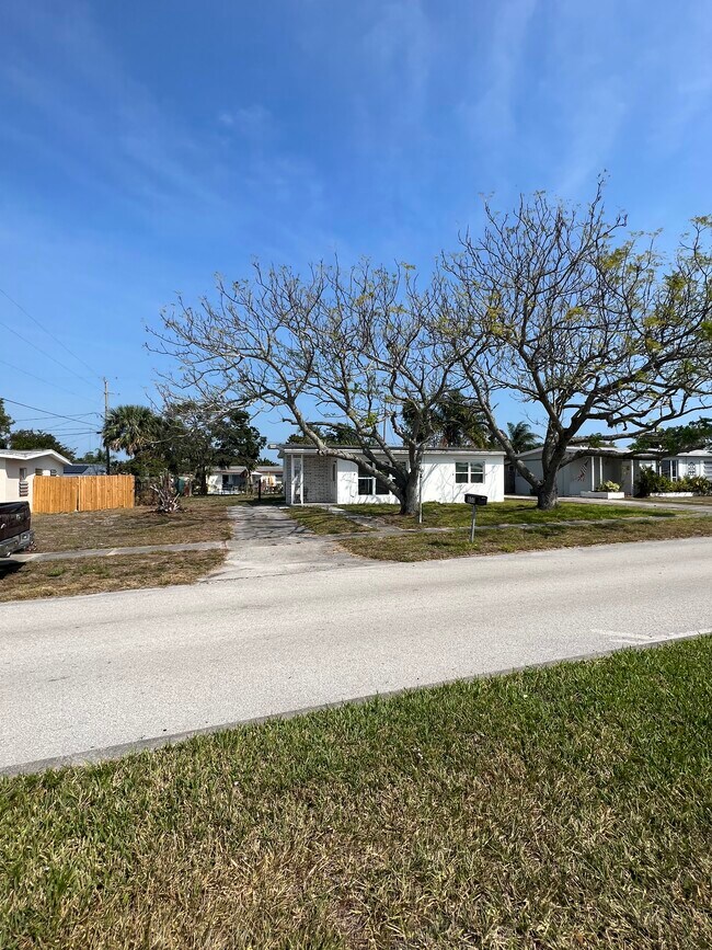 800 Schumann Dr Rentals in Sebastian, FL