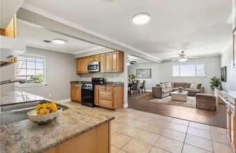 4804 Antonini Dr in Metairie, LA - Building Photo - Building Photo