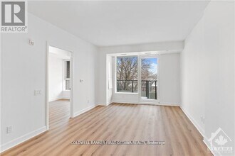 115 Echo Dr in Ottawa, ON - Building Photo - Building Photo