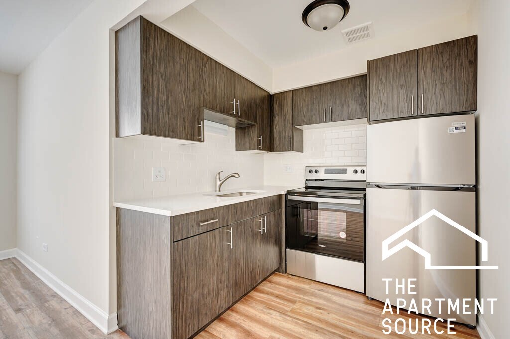 5841 N Winthrop Ave in Chicago, IL - Building Photo