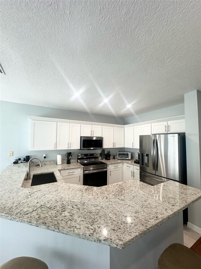 6407 Barksdale Way in Riverview, FL - Building Photo - Building Photo