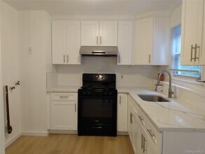 10 Elm St in Westbrookville, NY - Building Photo - Building Photo