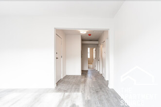 1704 W Glenlake Ave in Chicago, IL - Building Photo - Building Photo