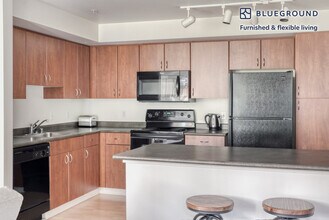 2800 Western Ave, Unit FL3-ID469 in Seattle, WA - Building Photo - Building Photo