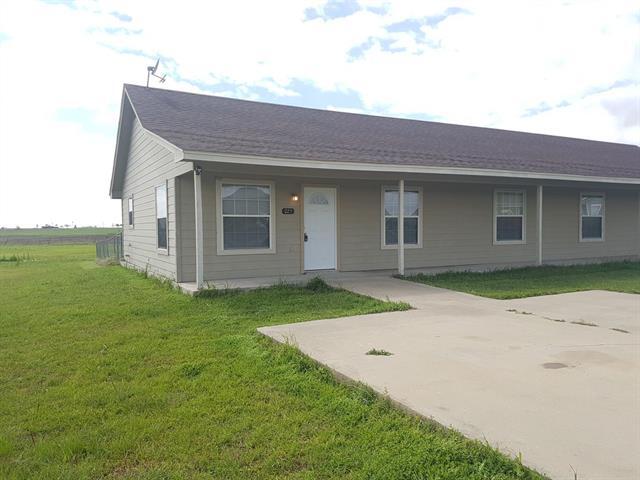 309 S Blue Jay Ct in Weatherford, TX - Building Photo