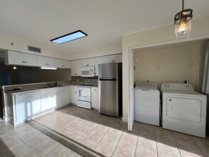 4935 Sandra Bay Dr, Unit Bermuda Palms 102 in Naples, FL - Building Photo - Building Photo