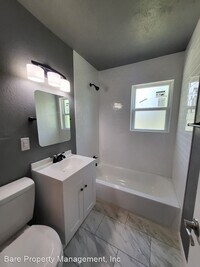 1133 E Lindsey St photo'