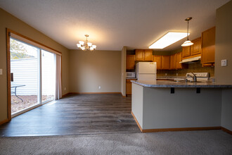 15645 Float Ct in Apple Valley, MN - Building Photo - Building Photo