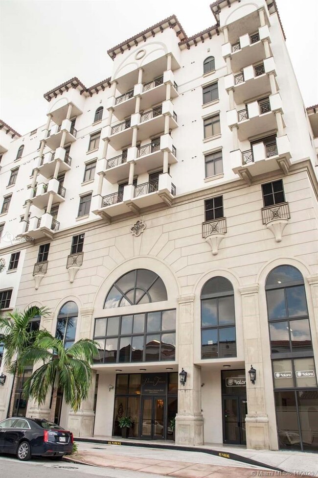 1805 Ponce de Leon Blvd, Unit 580 in Coral Gables, FL - Foto de edificio - Building Photo