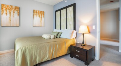 557 W Kinzie St in Chicago, IL - Foto de edificio - Building Photo