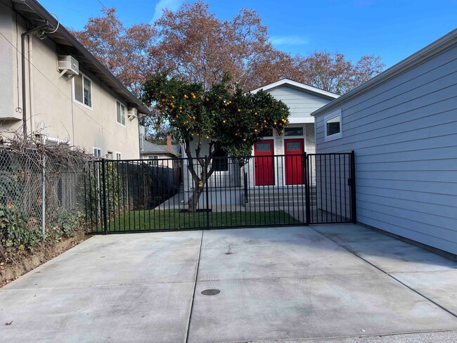 2613 Chinatown Alley in Sacramento, CA - Building Photo - Building Photo