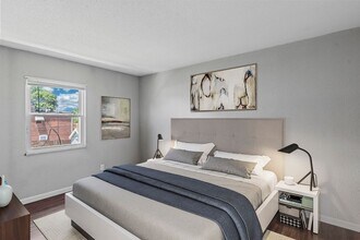 5825 Southwest LLC in St. Louis, MO - Building Photo - Interior Photo