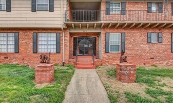 1735 S Peoria Ave, Unit 4 in Tulsa, OK - Building Photo