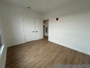 199 Gardner St in Boston, MA - Foto de edificio - Building Photo