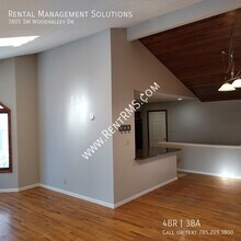 3805 SW Wood Valley Dr in Topeka, KS - Building Photo - Building Photo