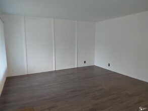 6849 Cornell St in Taylor, MI - Building Photo - Building Photo