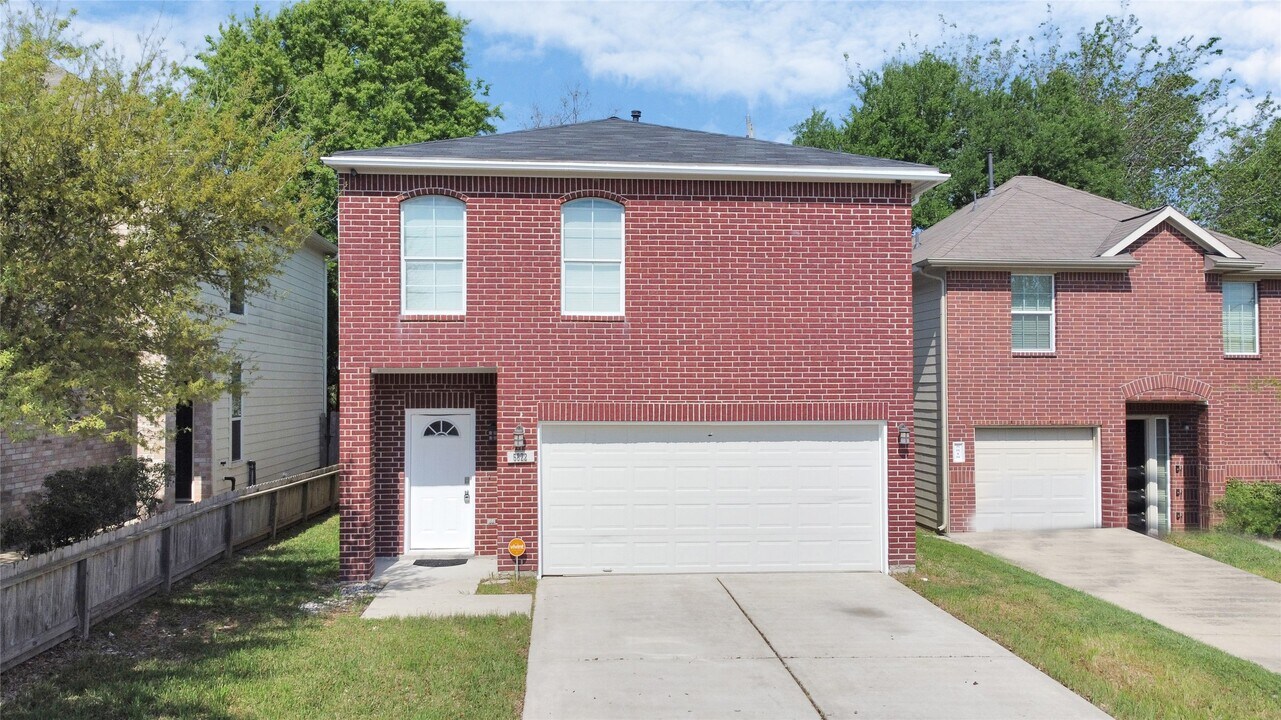 5822 Santa Bernadetta in Houston, TX - Building Photo