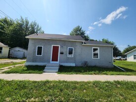 410 N Grant St in Knoxville, IA - Building Photo