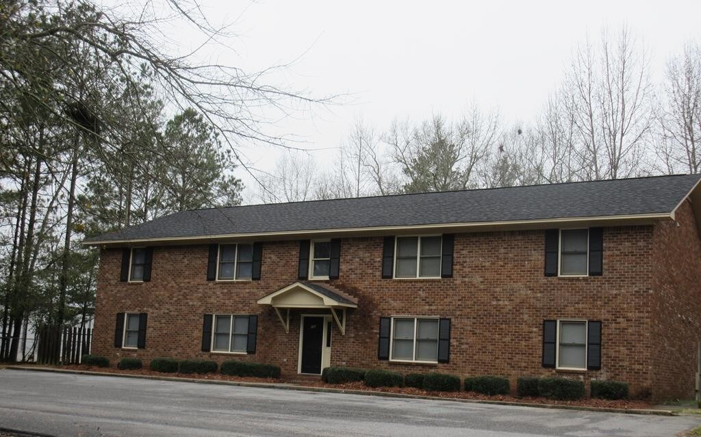 196 Gertrude Dr in Sumter, SC - Building Photo