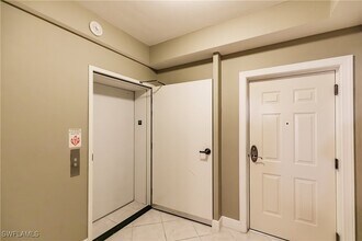 2743 First St in Ft. Myers, FL - Building Photo - Building Photo