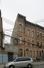 315 Bleecker St in Brooklyn, NY - Building Photo - Building Photo