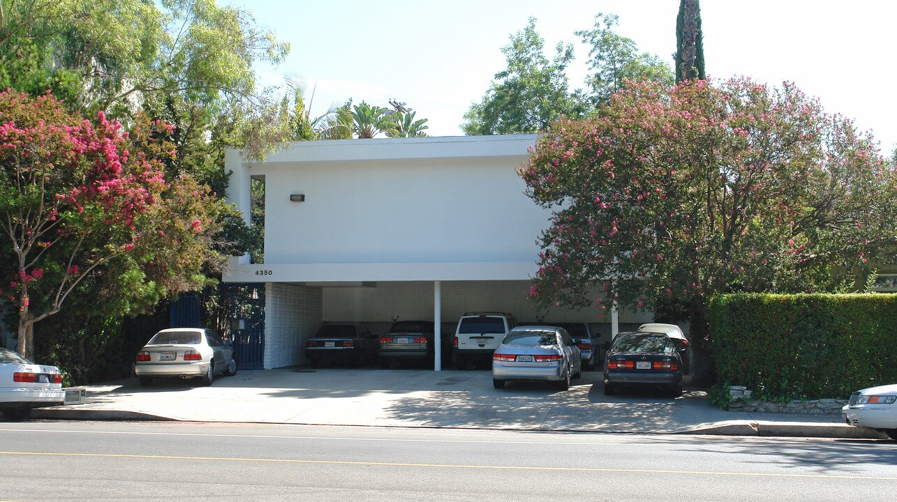 4350 Colfax in Studio City, CA - Building Photo