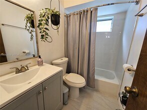 2491 SW 82nd Ave in Davie, FL - Building Photo - Building Photo