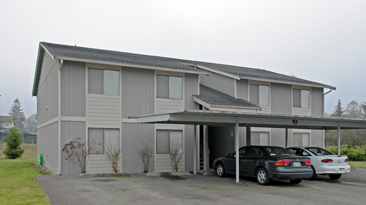 9818 132nd Street Ct E in Puyallup, WA - Building Photo