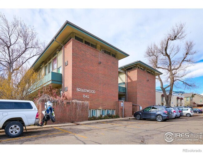 1842 Canyon Blvd-Unit -Unit #109 in Boulder, CO - Building Photo - Building Photo