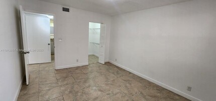 8100 Geneva Ct in Doral, FL - Building Photo - Building Photo