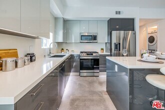 214 Westmoreland Ave, Unit 9 in Los Angeles, CA - Building Photo - Building Photo