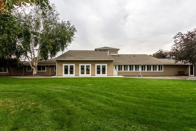 3085 Resort St in Baker City, OR - Building Photo - Building Photo