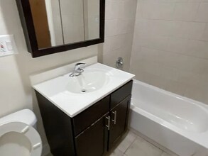 850 W Lill Ave, Unit 1C in Chicago, IL - Foto de edificio - Building Photo