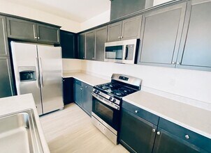 30436 Town Square Dr in Menifee, CA - Foto de edificio - Building Photo