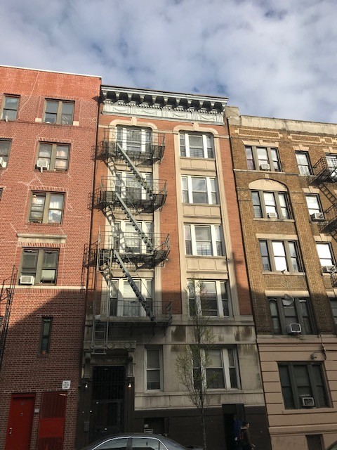 2337 Andrews Ave in Bronx, NY - Building Photo