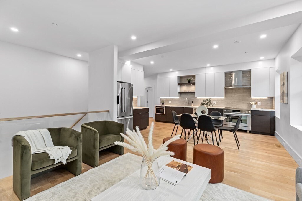 65 Pleasant St in Brookline, MA - Building Photo