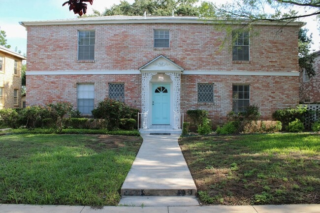 331 E Rosewood Ave