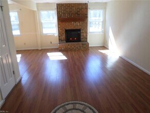 2109 Clarion Ct in Virginia Beach, VA - Foto de edificio - Building Photo