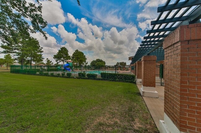 18219 Gardens End Ln