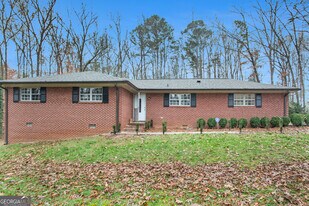 1872 Forrest Rd in Lawrenceville, GA - Building Photo
