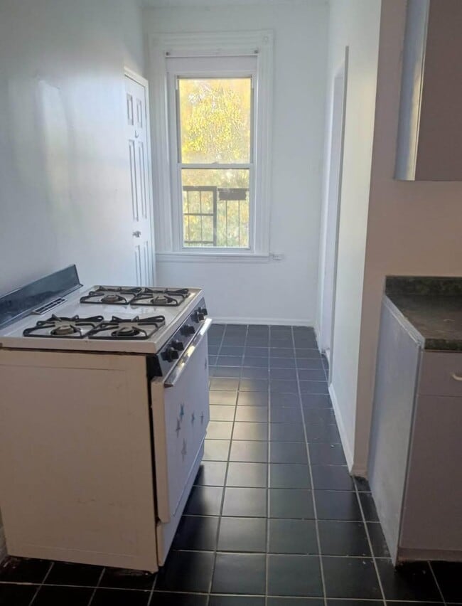 422 St Pauls Ave in Jersey City, NJ - Building Photo - Building Photo