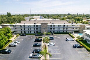 6100 12th St S in St. Petersburg, FL - Building Photo