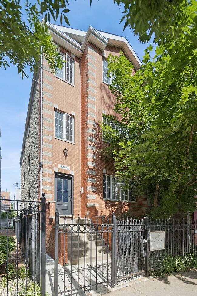 property at 1064 N Marshfield Ave