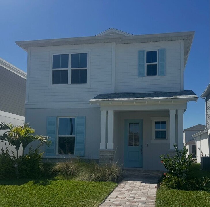 2006 Education St in St. Cloud, FL - Building Photo